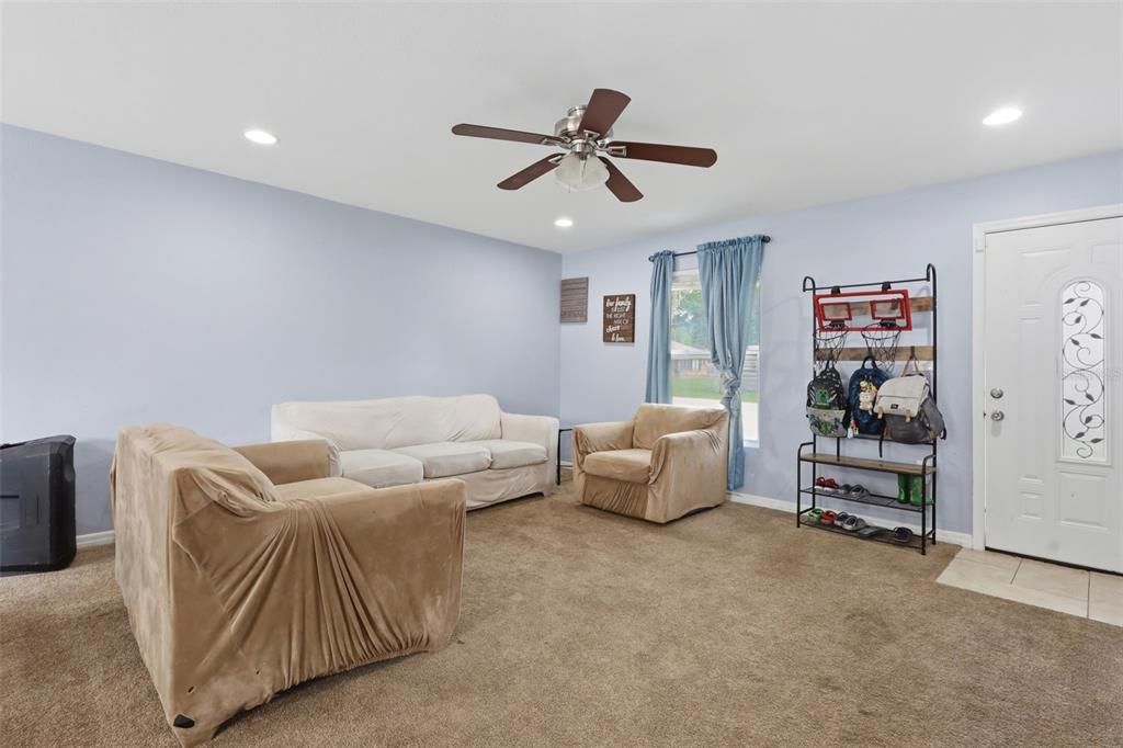 For Sale: $249,000 (3 beds, 1 baths, 1088 Square Feet)