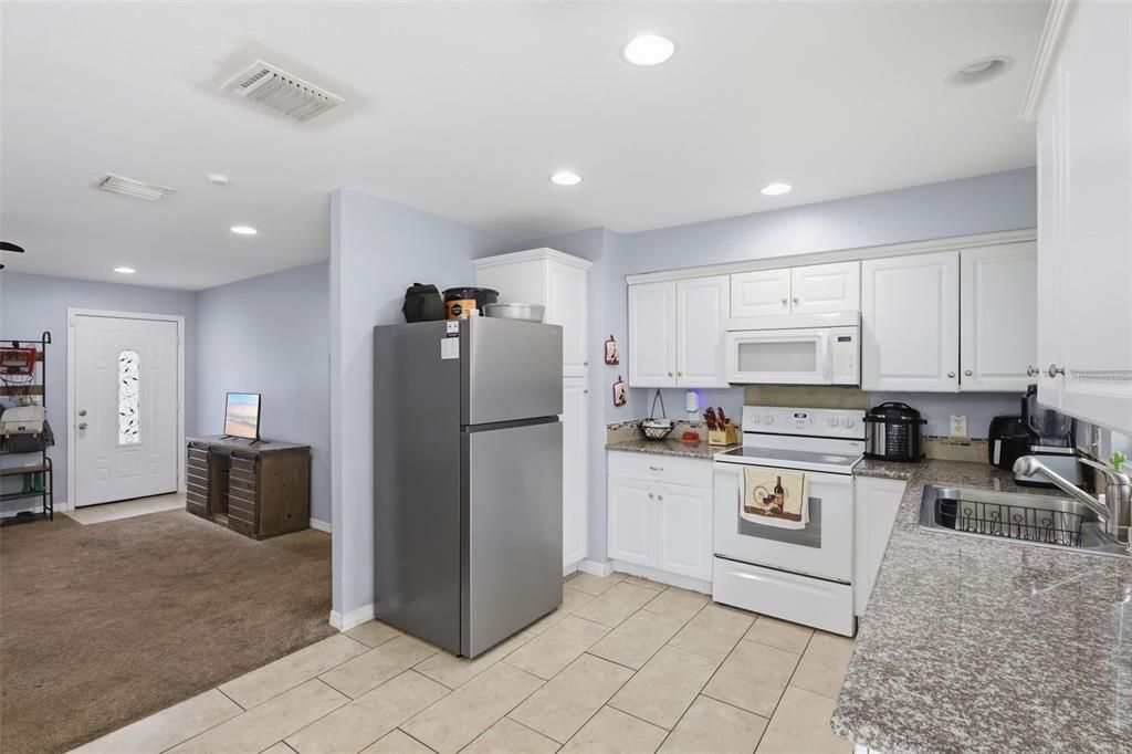 For Sale: $249,000 (3 beds, 1 baths, 1088 Square Feet)
