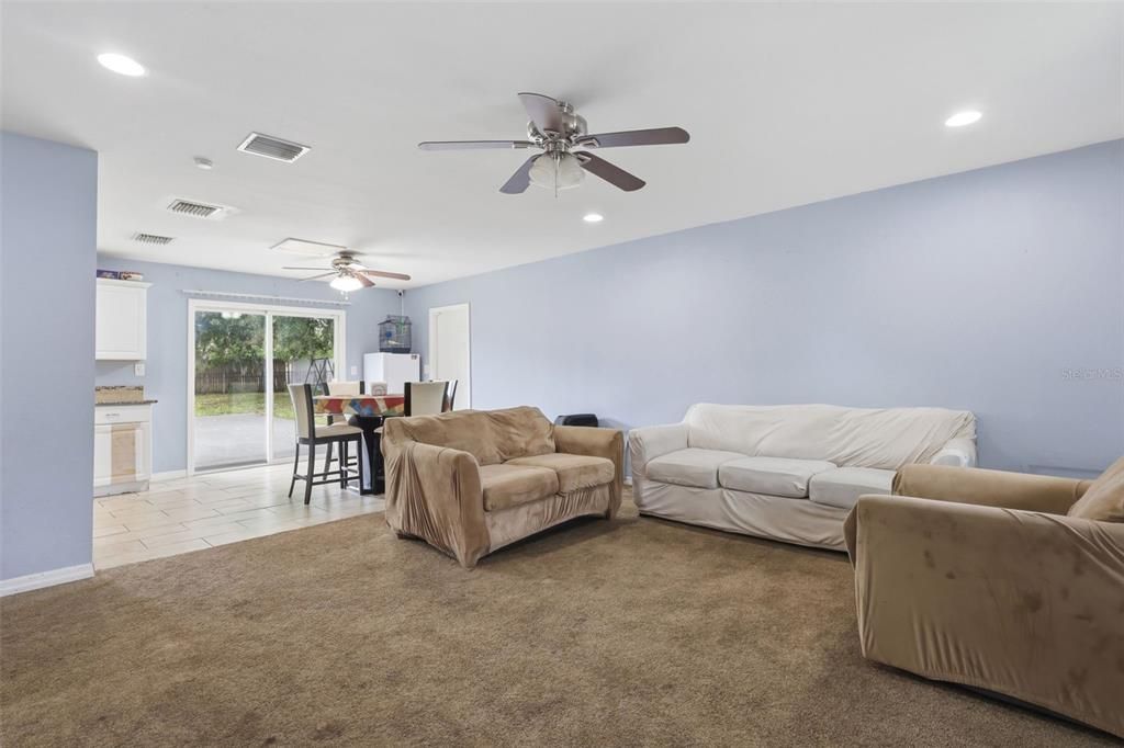 For Sale: $249,000 (3 beds, 1 baths, 1088 Square Feet)