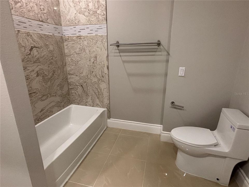 For Rent: $2,500 (3 beds, 2 baths, 2224 Square Feet)