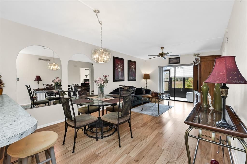 For Sale: $130,000 (2 beds, 2 baths, 886 Square Feet)