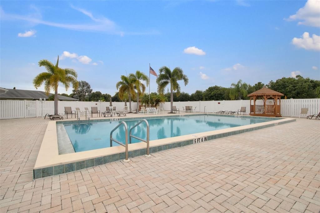 For Sale: $130,000 (2 beds, 2 baths, 886 Square Feet)