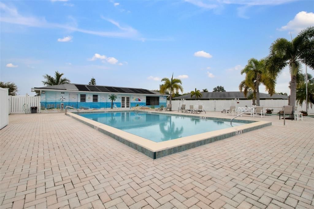 For Sale: $130,000 (2 beds, 2 baths, 886 Square Feet)