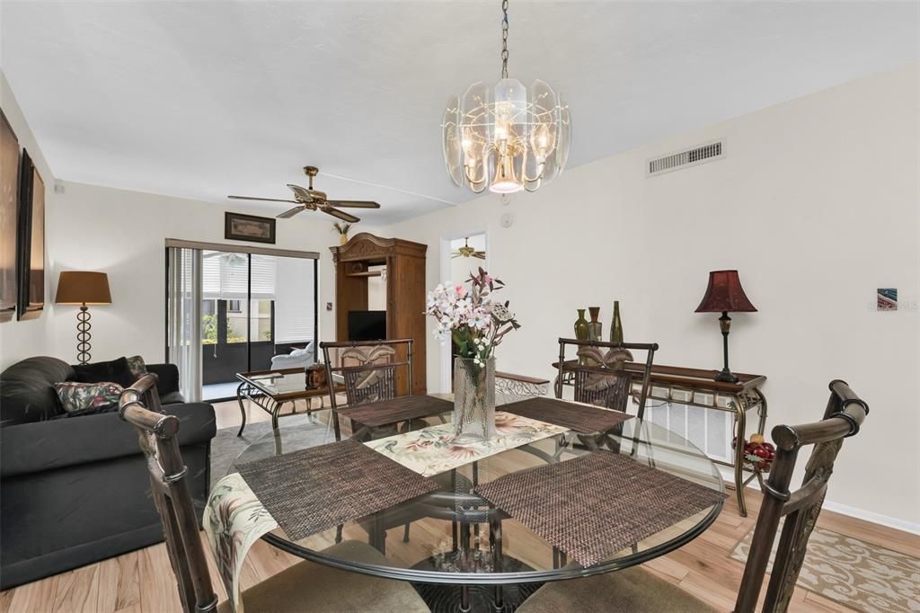 For Sale: $130,000 (2 beds, 2 baths, 886 Square Feet)