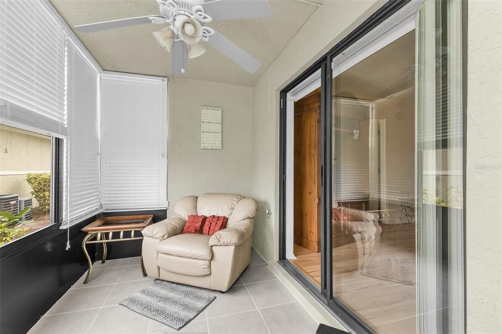 For Sale: $130,000 (2 beds, 2 baths, 886 Square Feet)