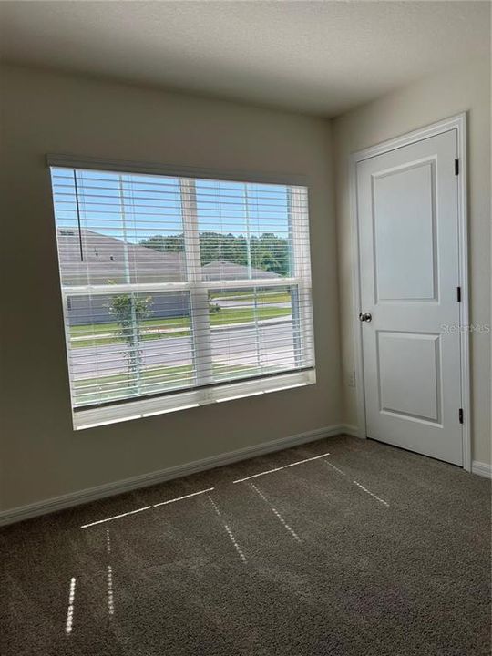 For Rent: $2,150 (4 beds, 2 baths, 1828 Square Feet)