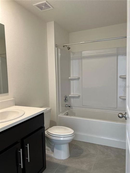 For Rent: $2,150 (4 beds, 2 baths, 1828 Square Feet)