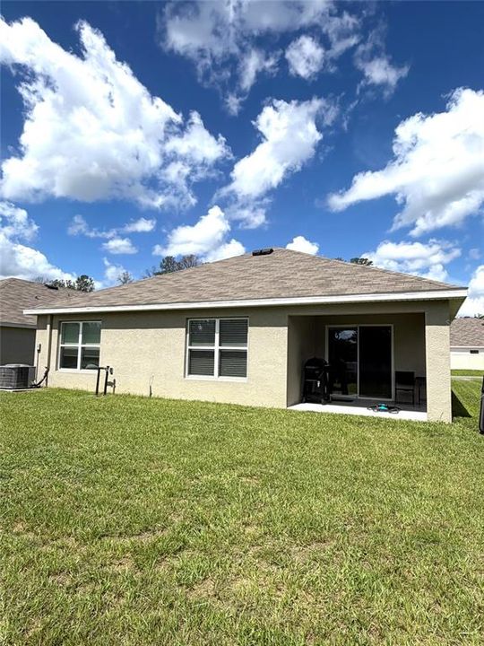 For Rent: $2,150 (4 beds, 2 baths, 1828 Square Feet)