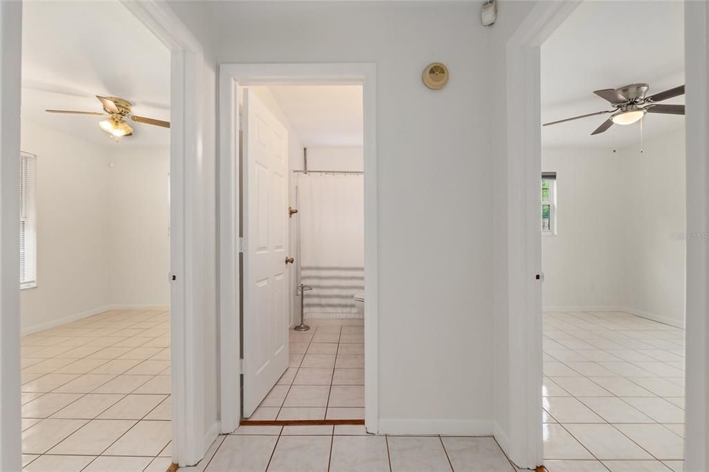 For Sale: $198,000 (2 beds, 1 baths, 790 Square Feet)