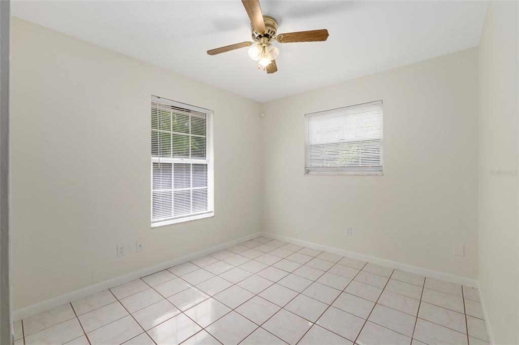 For Sale: $198,000 (2 beds, 1 baths, 790 Square Feet)
