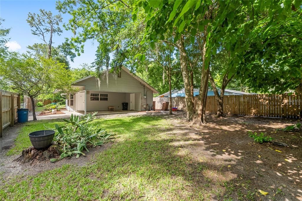 For Sale: $198,000 (2 beds, 1 baths, 790 Square Feet)