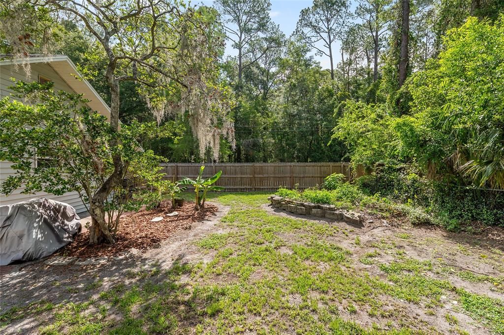 For Sale: $198,000 (2 beds, 1 baths, 790 Square Feet)