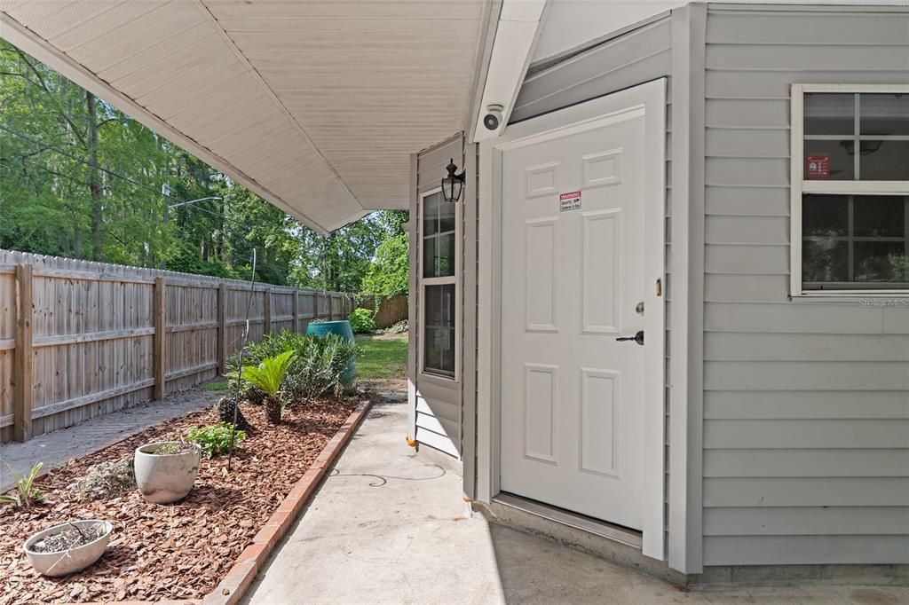 For Sale: $198,000 (2 beds, 1 baths, 790 Square Feet)
