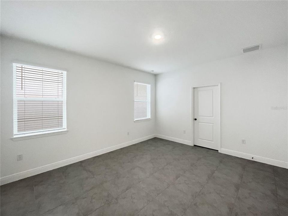 For Rent: $2,600 (4 beds, 2 baths, 1654 Square Feet)