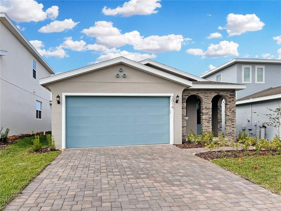 For Rent: $2,600 (4 beds, 2 baths, 1654 Square Feet)
