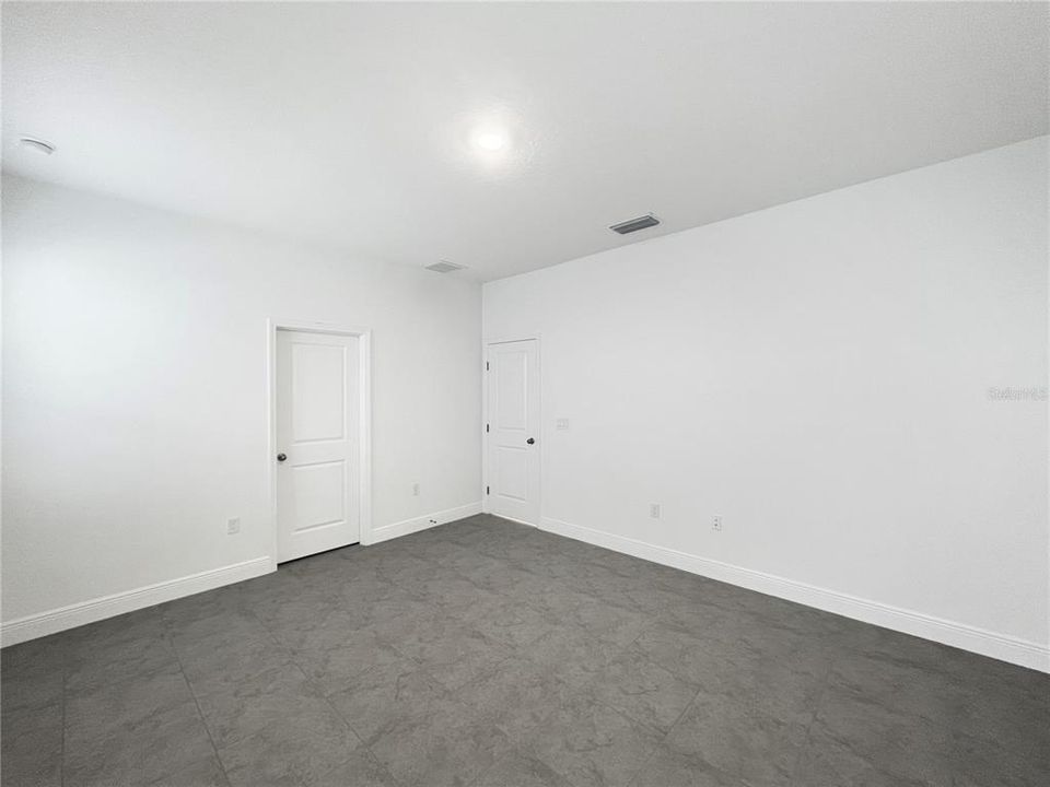For Rent: $2,600 (4 beds, 2 baths, 1654 Square Feet)