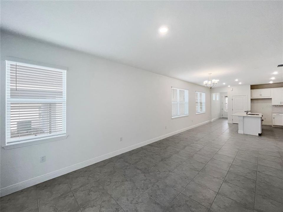 For Rent: $2,600 (4 beds, 2 baths, 1654 Square Feet)