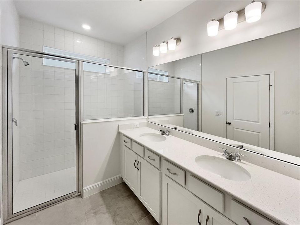 For Rent: $2,600 (4 beds, 2 baths, 1654 Square Feet)