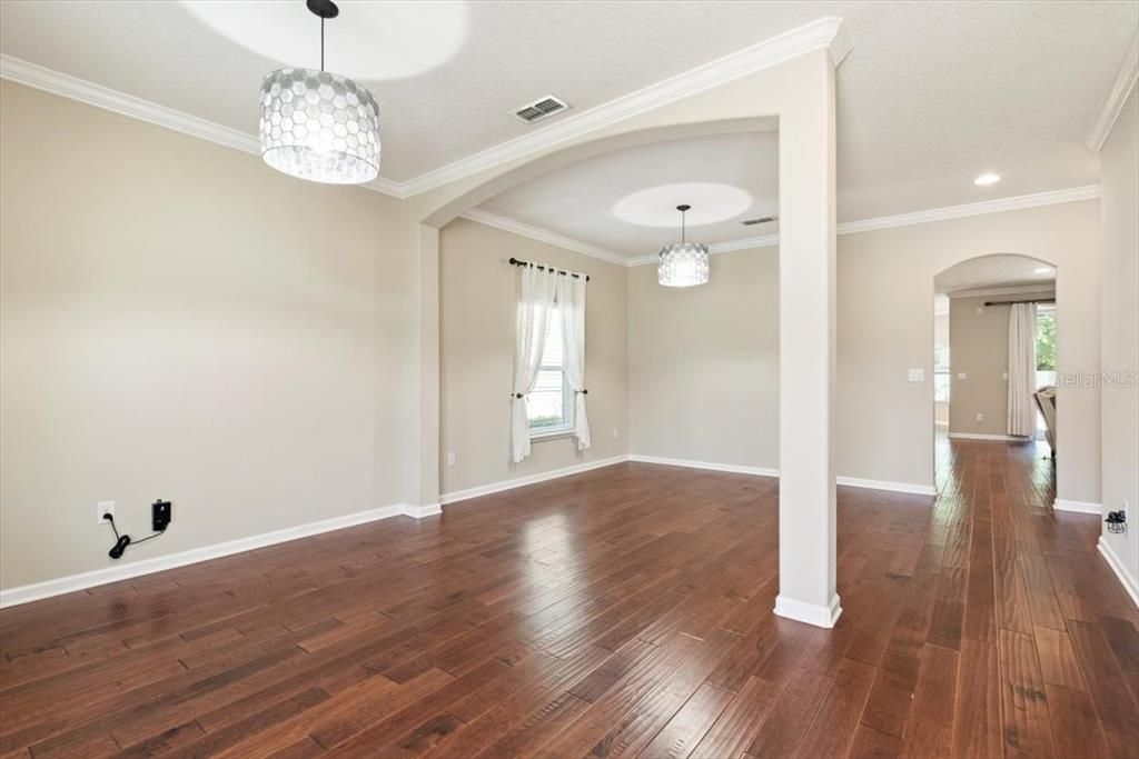 For Sale: $649,900 (5 beds, 4 baths, 3547 Square Feet)
