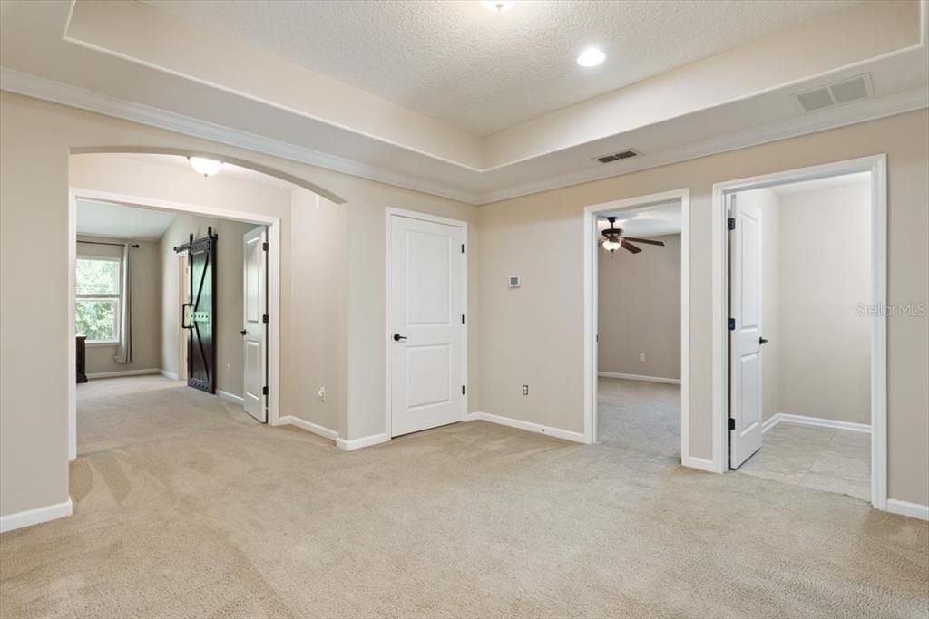 For Sale: $649,900 (5 beds, 4 baths, 3547 Square Feet)