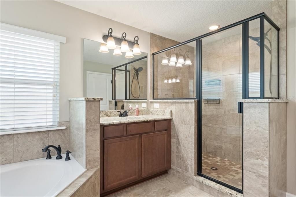 For Sale: $649,900 (5 beds, 4 baths, 3547 Square Feet)