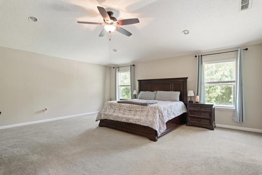 For Sale: $649,900 (5 beds, 4 baths, 3547 Square Feet)