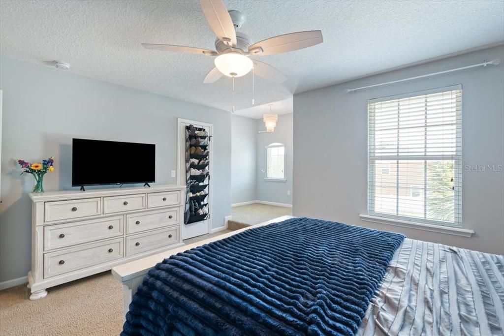 For Sale: $649,900 (5 beds, 4 baths, 3547 Square Feet)