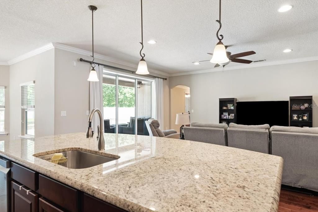 For Sale: $649,900 (5 beds, 4 baths, 3547 Square Feet)