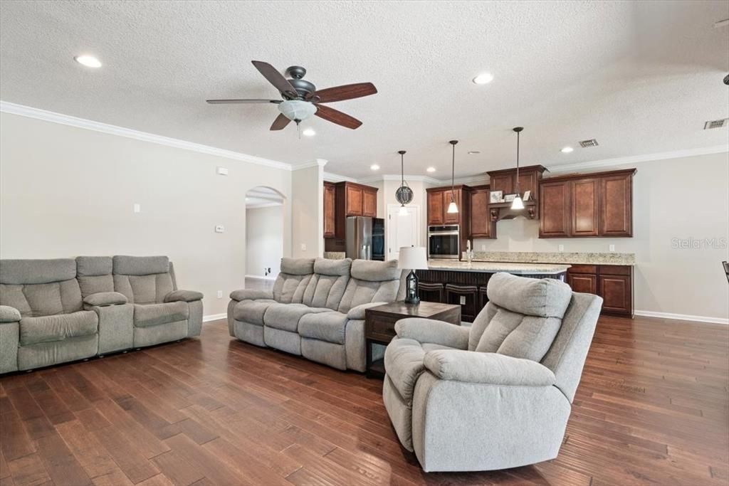 For Sale: $649,900 (5 beds, 4 baths, 3547 Square Feet)