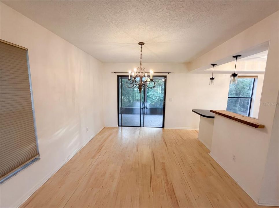 For Sale: $277,000 (3 beds, 2 baths, 1264 Square Feet)