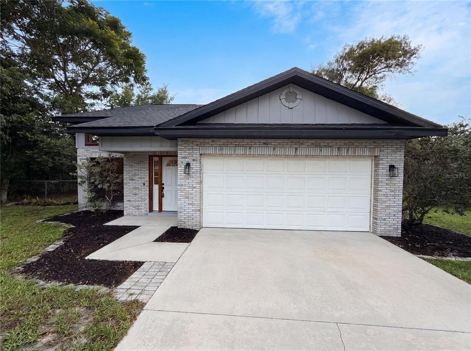 For Sale: $277,000 (3 beds, 2 baths, 1264 Square Feet)