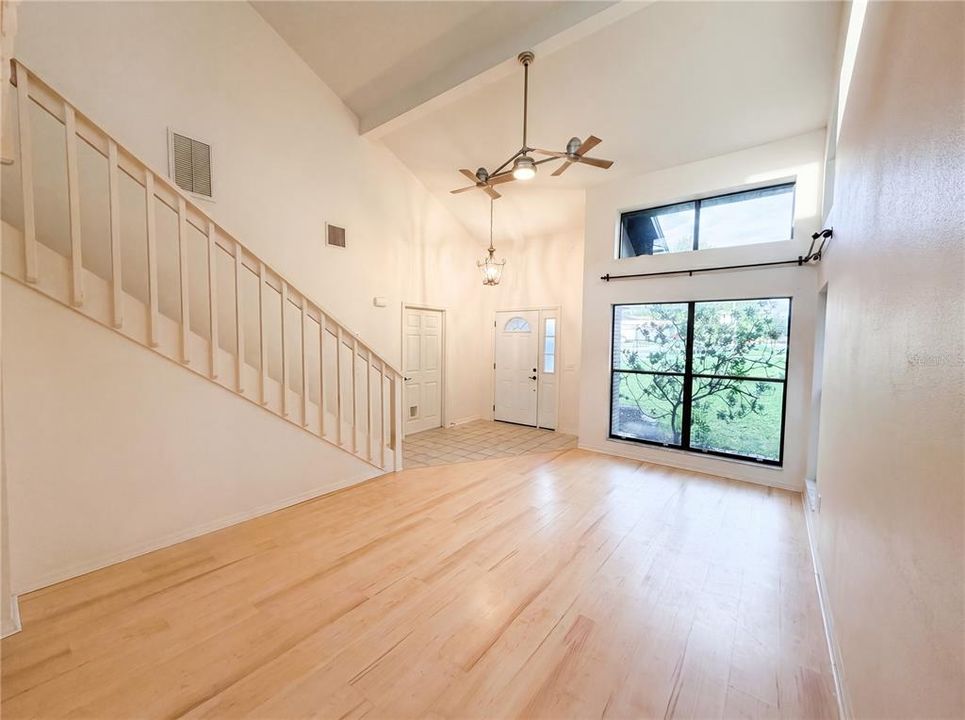 For Sale: $277,000 (3 beds, 2 baths, 1264 Square Feet)