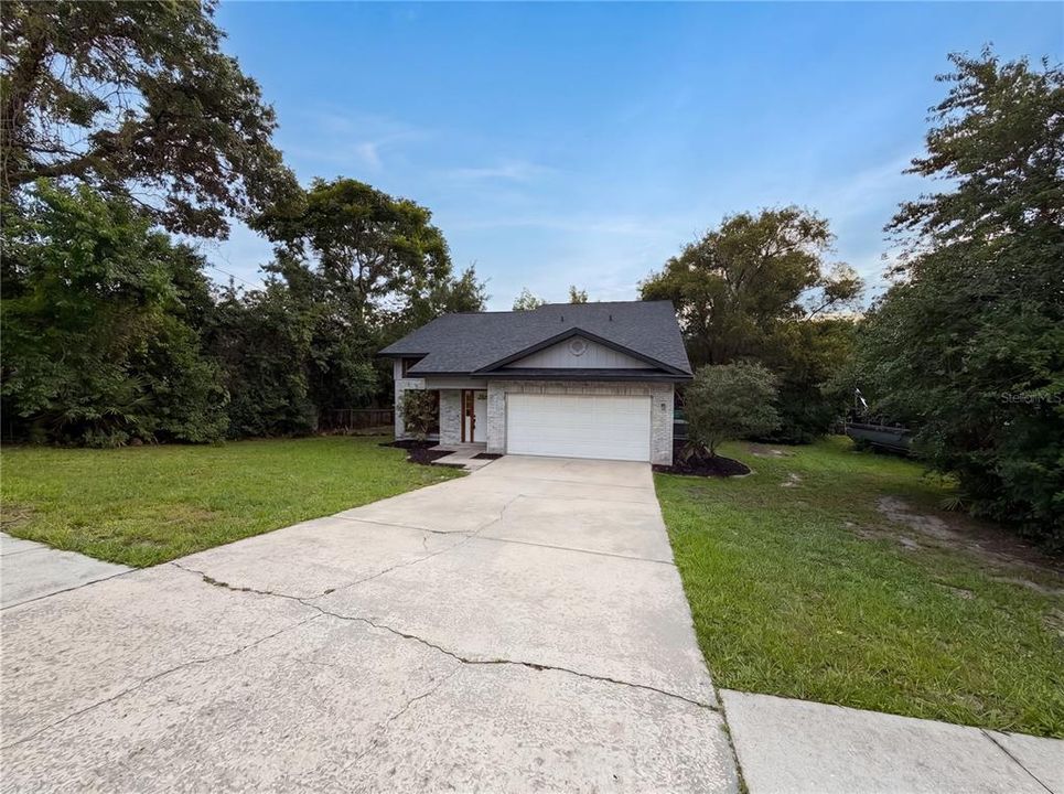 For Sale: $277,000 (3 beds, 2 baths, 1264 Square Feet)