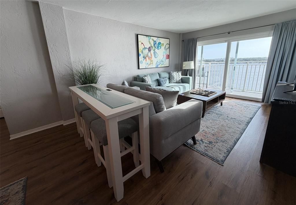 En Venta: $249,900 (2 camas, 2 baños, 1060 Pies cuadrados)