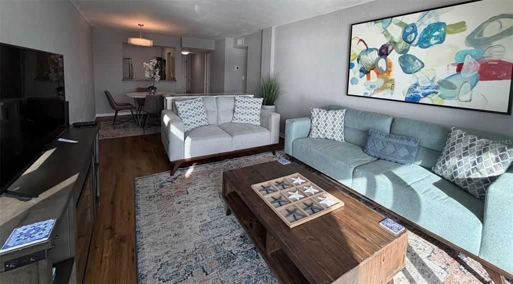 En Venta: $249,900 (2 camas, 2 baños, 1060 Pies cuadrados)