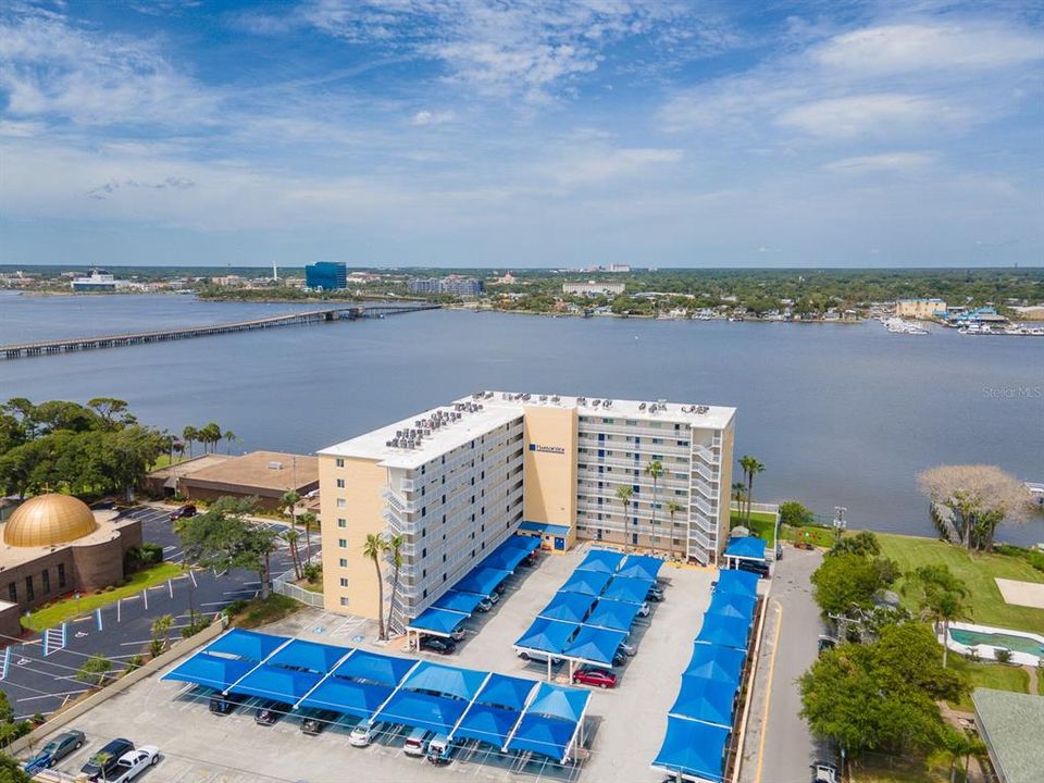 На продажу: $249,900 (2 спален, 2 ванн, 1060 Квадратных фут)