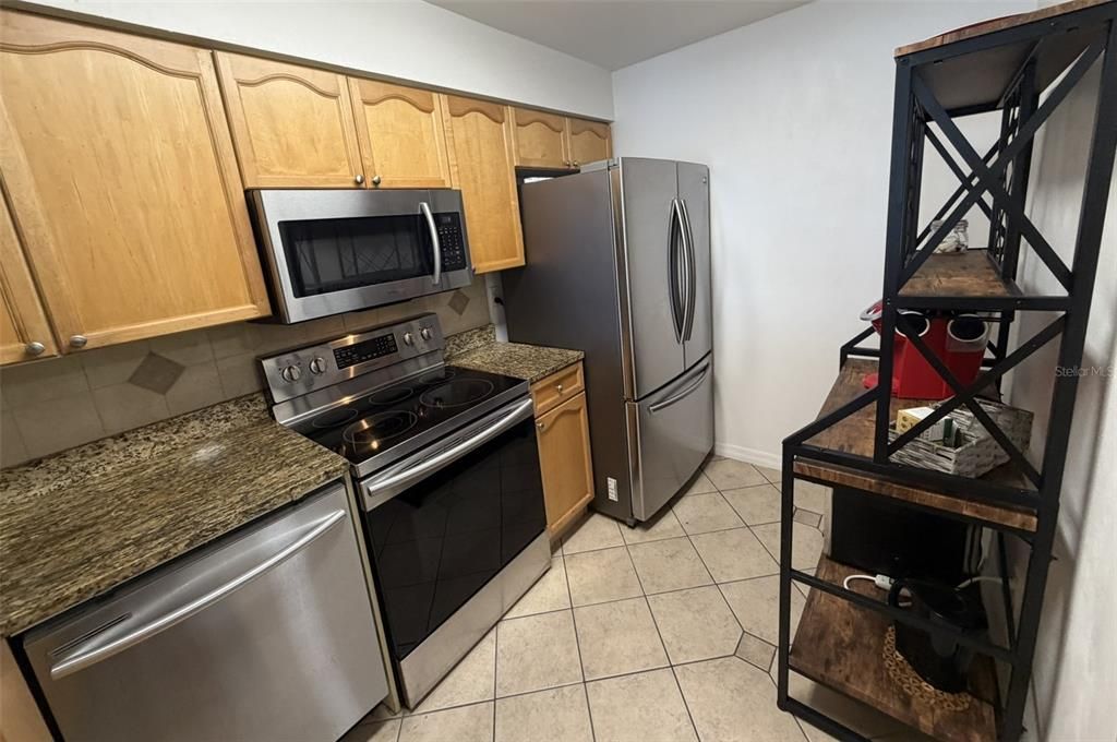 En Venta: $249,900 (2 camas, 2 baños, 1060 Pies cuadrados)