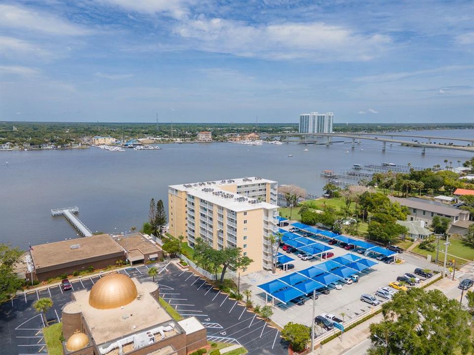 На продажу: $249,900 (2 спален, 2 ванн, 1060 Квадратных фут)