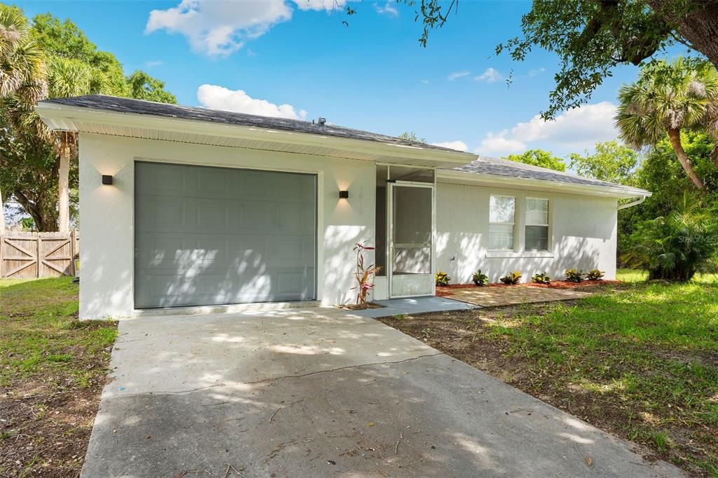 For Sale: $278,800 (3 beds, 2 baths, 1184 Square Feet)