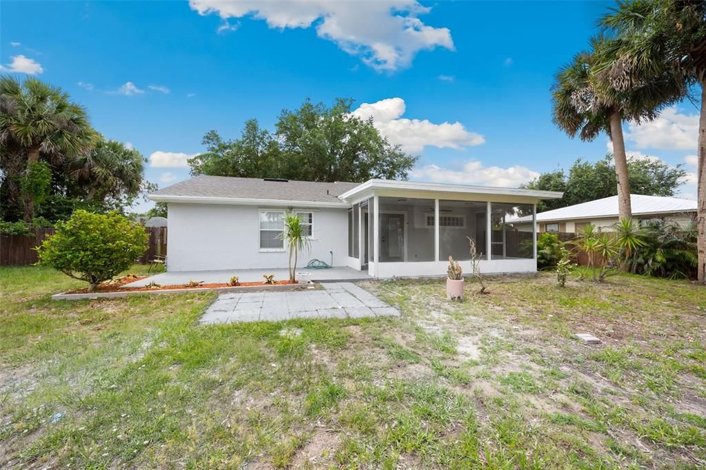 For Sale: $278,800 (3 beds, 2 baths, 1184 Square Feet)