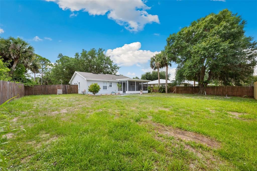 For Sale: $278,800 (3 beds, 2 baths, 1184 Square Feet)