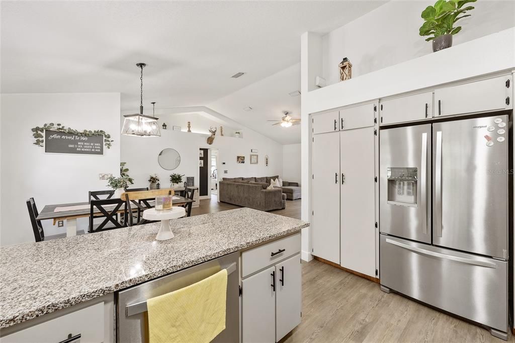For Sale: $410,000 (3 beds, 2 baths, 1631 Square Feet)