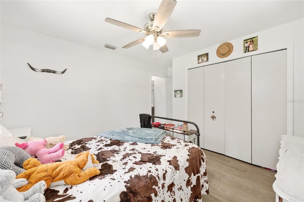 For Sale: $410,000 (3 beds, 2 baths, 1631 Square Feet)