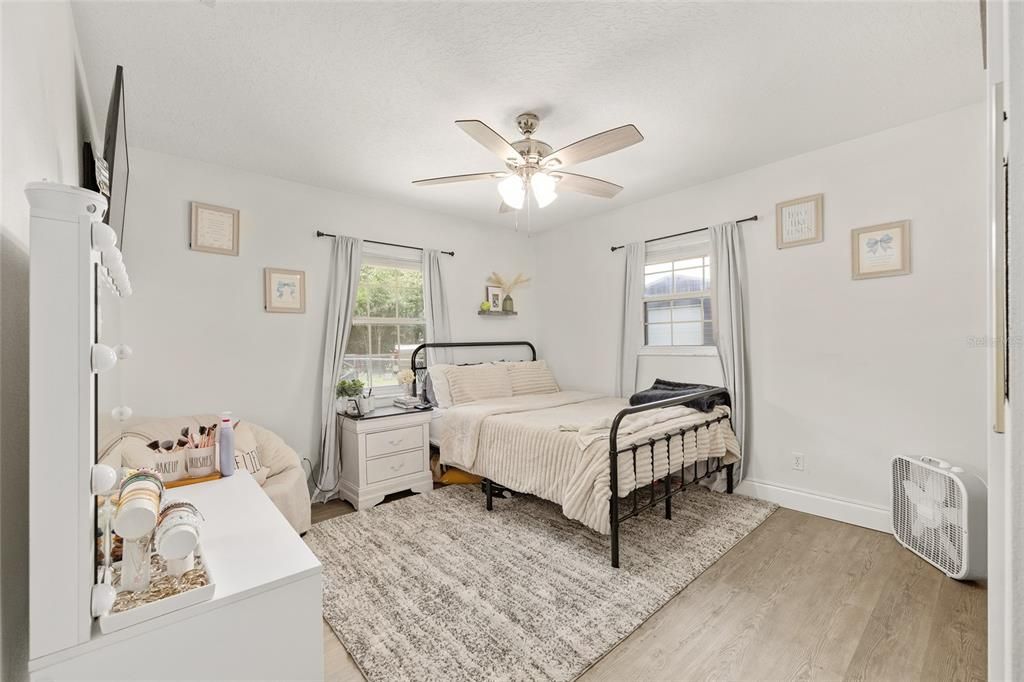For Sale: $410,000 (3 beds, 2 baths, 1631 Square Feet)