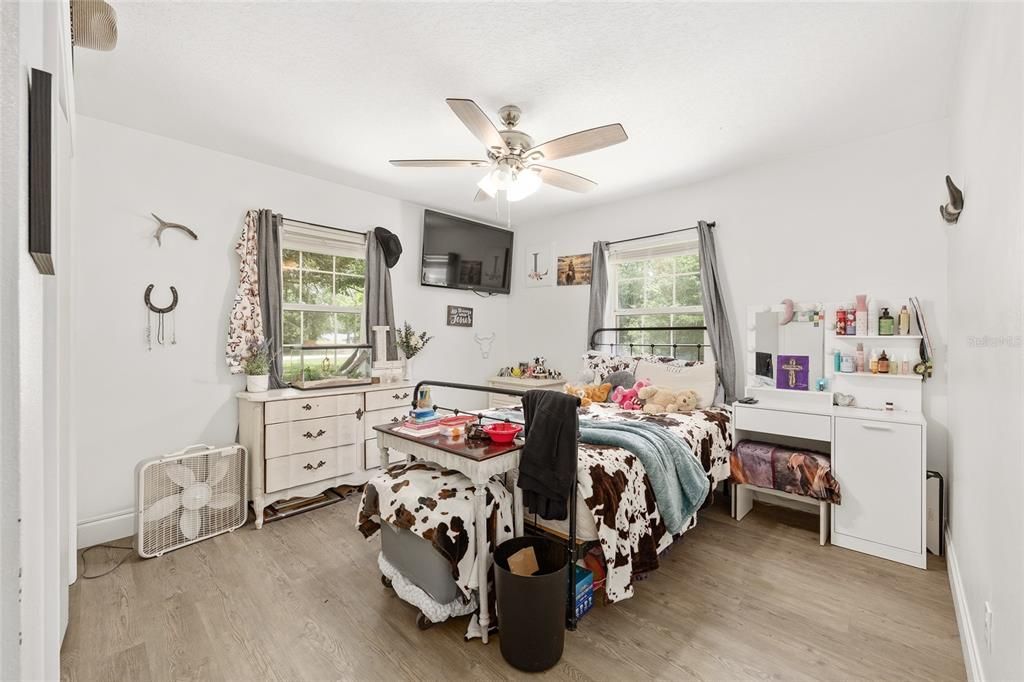 For Sale: $410,000 (3 beds, 2 baths, 1631 Square Feet)
