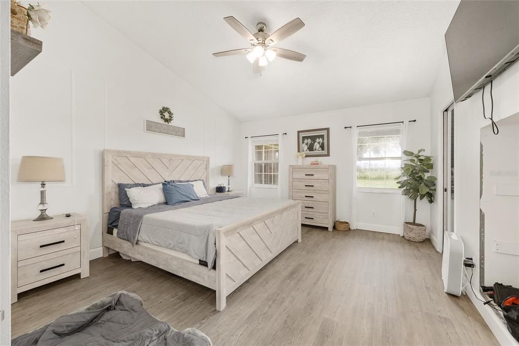 For Sale: $410,000 (3 beds, 2 baths, 1631 Square Feet)