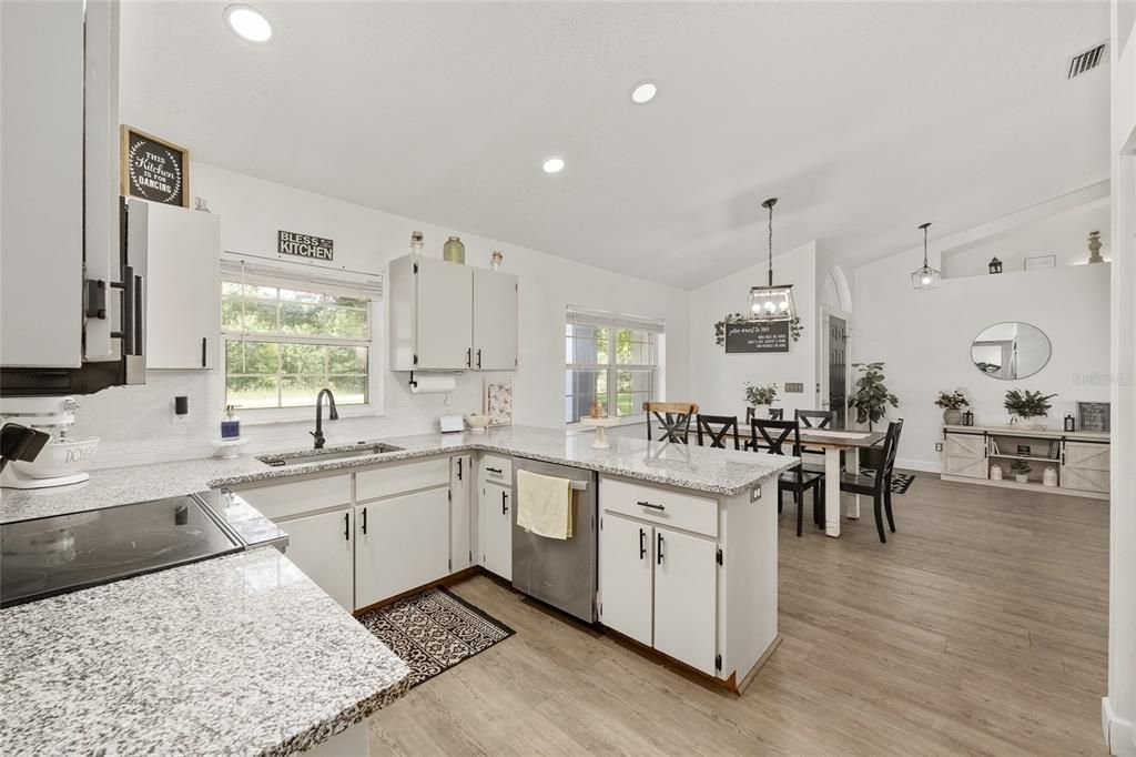For Sale: $410,000 (3 beds, 2 baths, 1631 Square Feet)
