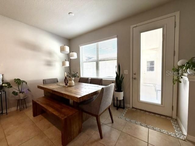 En Venta: $328,900 (2 camas, 2 baños, 1464 Pies cuadrados)