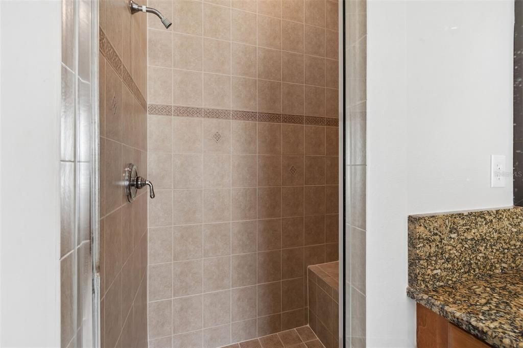 На продажу: $339,000 (3 спален, 2 ванн, 1870 Квадратных фут)