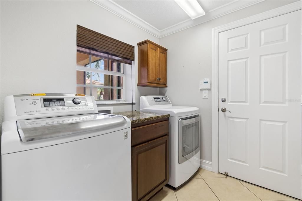 На продажу: $339,000 (3 спален, 2 ванн, 1870 Квадратных фут)